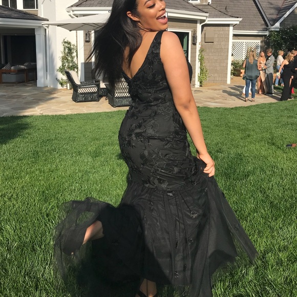 BLACK GOWN! Can be a prom/gala/event dress! - Picture 2 of 4